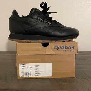 Reebok black 6.5